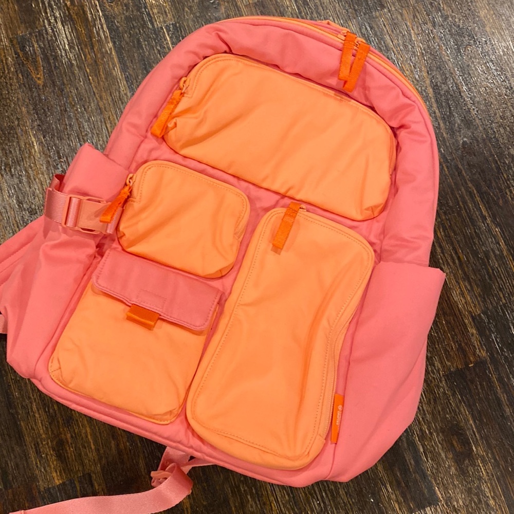 The Vera Bradley® Cotton Utility Large Backpack looks stylish!